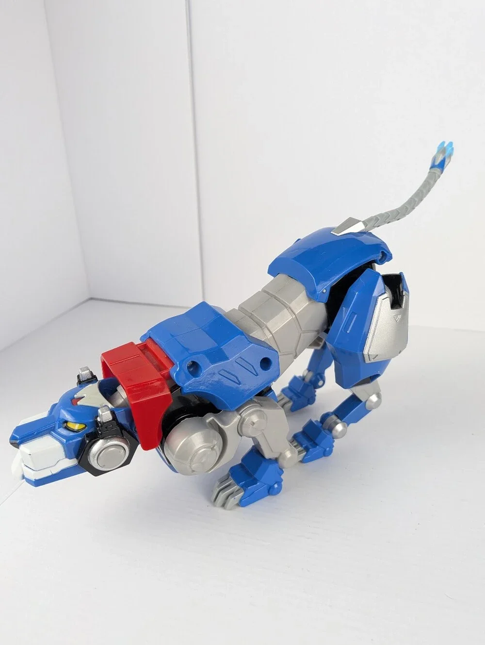 Playmates Toys Voltron Legendary Defender Blue Lion Action Figure